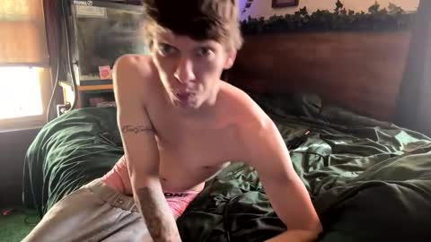 Snapshot of skittles933 chatting on 03-01-26, 03:58 Skittles online show from 03-01-26, 03:58