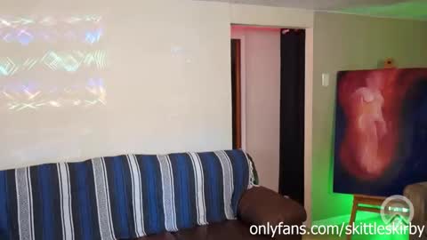 Snapshot of skittleskirby chatting on 10-03-25, 10:07 Skittles Kirby online show from 10-03-25, 10:07