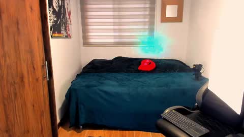 Liam Vokov online show from 02-05-25, 03:20