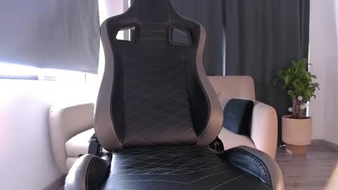 Snapshot of skull_prospect chatting on 02-19-26, 04:47 Liam Vokov online show from 02-19-26, 04:47