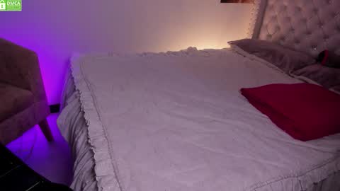 Snapshot of sky___blue chatting on 11-21-25, 03:33 Sky Independent model WISH LIST online show from 11-21-25, 03:33