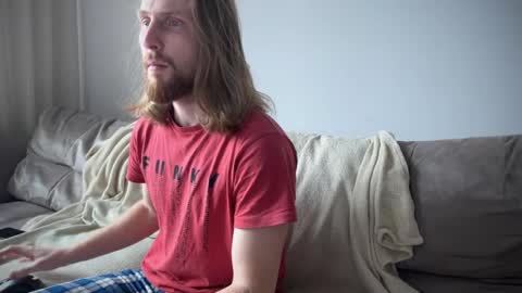 sky_guy25 online show from 03-04-25, 07:41