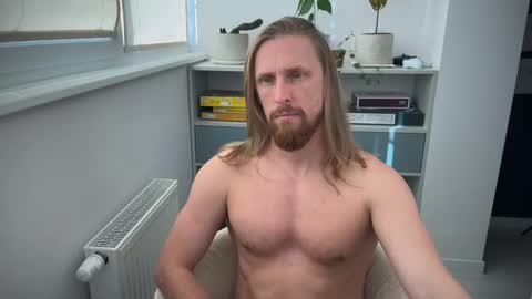 sky_guy25 online show from 09-25-25, 08:51