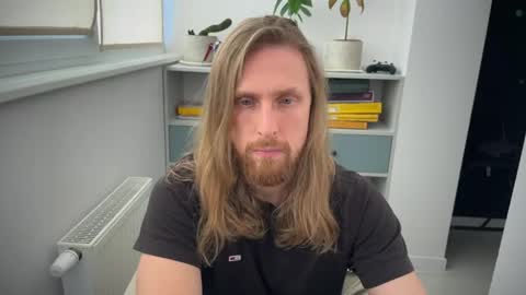 sky_guy25 online show from 10-17-25, 08:39