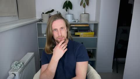 sky_guy25 online show from 11-19-25, 08:42