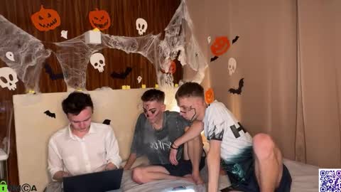 sky_hunter online show from 10-31-25, 05:58