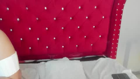 Snapshot of sky_ls chatting on 09-12-25, 04:12 sky_ls online show from 09-12-25, 04:12