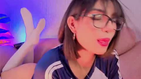 Snapshot of sky_rosee chatting on 08-06-26, 06:43 Sky online show from 08-06-26, 06:43