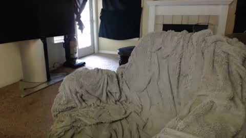 SKYLE   online show from 12-16-25, 08:14