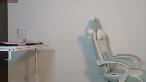 Snapshot of skye_nerdy chatting on 10-11-25, 05:39 SKYE. online show from 10-11-25, 05:39