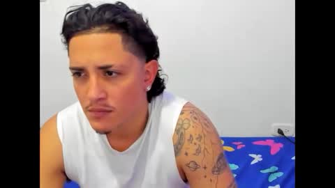 skyhot21 online show from 10-12-25, 03:38