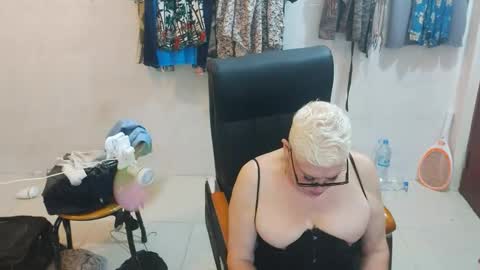 Snapshot of skylartgilf205565 chatting on 09-16-25, 01:56 skylartgilf205565 online show from 09-16-25, 01:56