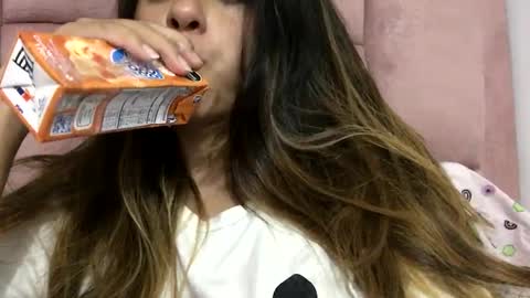 Skyler online show from 09-15-25, 04:34