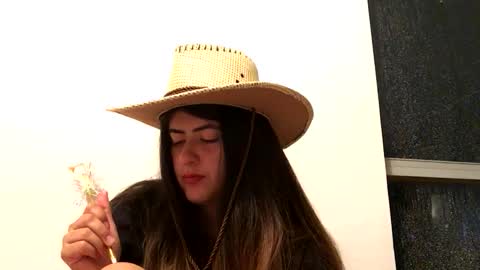 Skyler online show from 12-20-25, 02:51