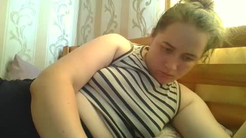 Snapshot of skyressie333 chatting on 07-28-26, 12:01 skyressie333 online show from 07-28-26, 12:01