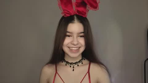 Snapshot of sladkoezka chatting on 09-22-25, 03:47 Katya online show from 09-22-25, 03:47