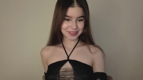 Snapshot of sladkoezka chatting on 10-13-25, 05:24 Katya online show from 10-13-25, 05:24