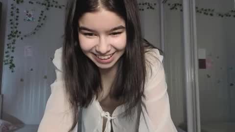 Snapshot of sladkoezka chatting on 10-27-25, 06:23 Katya online show from 10-27-25, 06:23