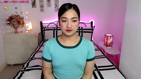 Queen Cyrine online show from 12-24-24, 05:05