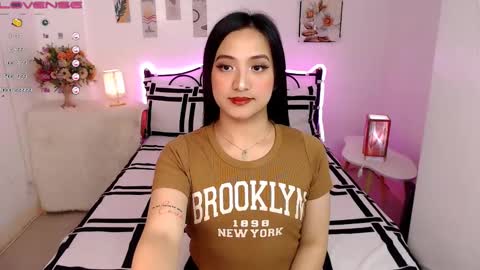 Queen Cyrine online show from 02-05-25, 02:40