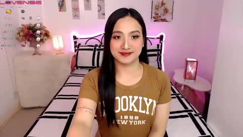 Queen Cyrine online show from 02-06-25, 03:48