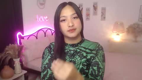 Queen Cyrine online show from 10-14-25, 11:33