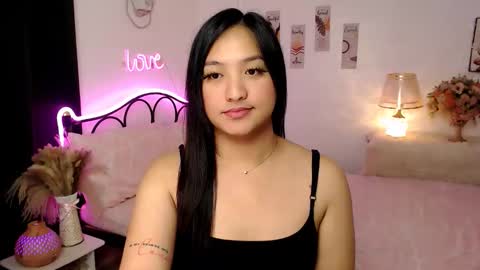 Queen Cyrine online show from 10-23-25, 04:01