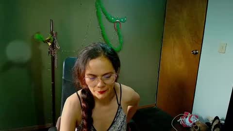 Snapshot of slavefuck chatting on 01-14-25, 10:12 SlaveFuck online show from 01-14-25, 10:12