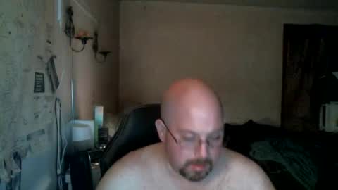 Snapshot of slavejim518 chatting on 01-29-25, 04:15 slavejim online show from 01-29-25, 04:15