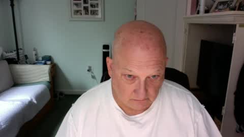 Snapshot of slick50000 chatting on 10-08-25, 03:31 slick50000 online show from 10-08-25, 03:31