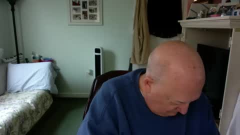 Snapshot of slick50000 chatting on 12-21-25, 04:03 slick50000 online show from 12-21-25, 04:03