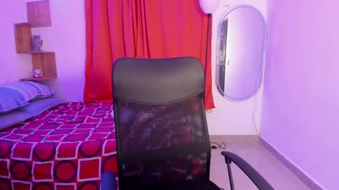 slim_master12 online show from 02-08-25, 01:22