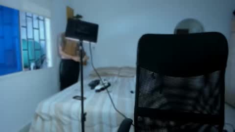 slim_master12 online show from 09-24-25, 01:47