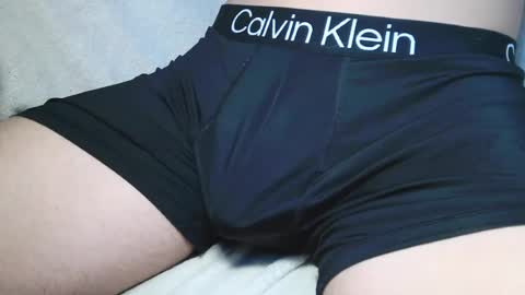 Snapshot of slimhungyvng chatting on 07-25-26, 04:37 slimhungyvng online show from 07-25-26, 04:37