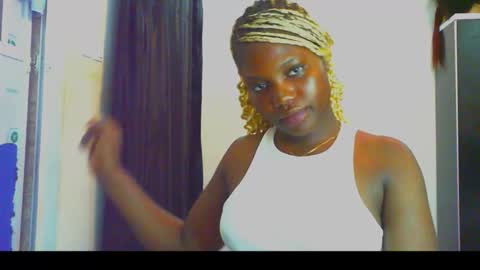 Snapshot of slimthick_tinah chatting on 10-24-25, 07:21 TINA online show from 10-24-25, 07:21