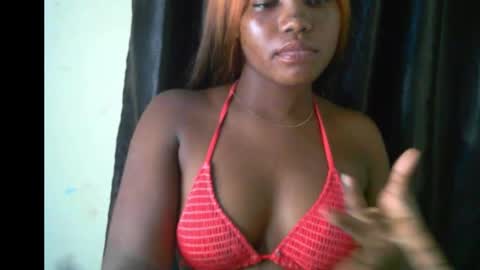 Snapshot of slimthick_tinah chatting on 02-25-26, 08:29 TINA online show from 02-25-26, 08:29