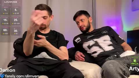 Snapshot of slimvers chatting on 01-16-26, 06:45 Art online show from 01-16-26, 06:45