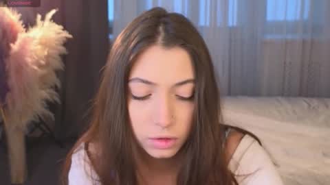 Emilia online show from 11-24-25, 12:16