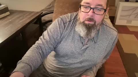 Snapshot of slut_slave_cfnm chatting on 01-04-25, 04:33 slut online show from 01-04-25, 04:33