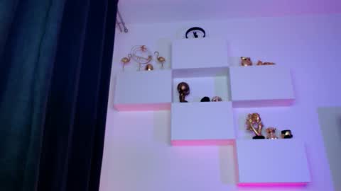 Ariana online show from 01-16-26, 07:23