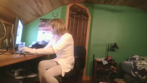 Snapshot of slutjennifertransxx chatting on 10-07-25, 02:20 slutjennifertransxx online show from 10-07-25, 02:20