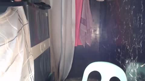 Snapshot of slutqueen_raz chatting on 01-02-25, 01:30 Raz online show from 01-02-25, 01:30