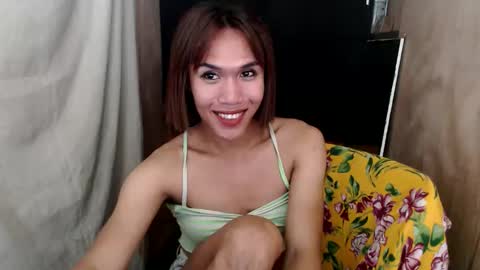 Snapshot of slutqueen_raz chatting on 09-16-25, 05:14 Raz online show from 09-16-25, 05:14