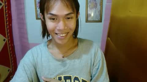 Snapshot of slutqueen_raz chatting on 10-20-25, 12:22 Raz online show from 10-20-25, 12:22