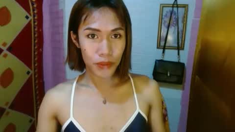 Snapshot of slutqueen_raz chatting on 11-10-25, 11:48 Raz online show from 11-10-25, 11:48