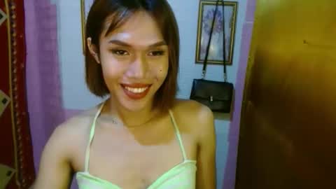 Snapshot of slutqueen_raz chatting on 11-11-25, 03:23 Raz online show from 11-11-25, 03:23