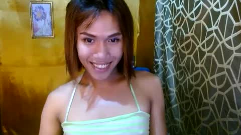 Snapshot of slutqueen_raz chatting on 11-18-25, 12:09 Raz online show from 11-18-25, 12:09