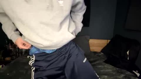 Snapshot of slutsandblunts chatting on 02-02-26, 02:43 slutsandblunts online show from 02-02-26, 02:43