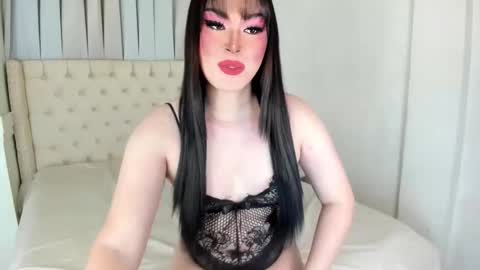 Snapshot of sluttymiafox chatting on 02-25-26, 11:20 mia online show from 02-25-26, 11:20