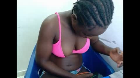 Snapshot of slutxcorn chatting on 12-14-25, 08:35 slutxcorn online show from 12-14-25, 08:35